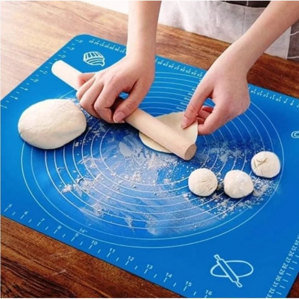 Kneading dough on the silicone roti mat
